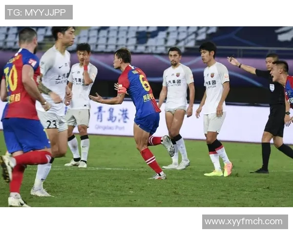 青岛黄海足球队奋勇拼搏努力争取新赛季佳绩与荣耀